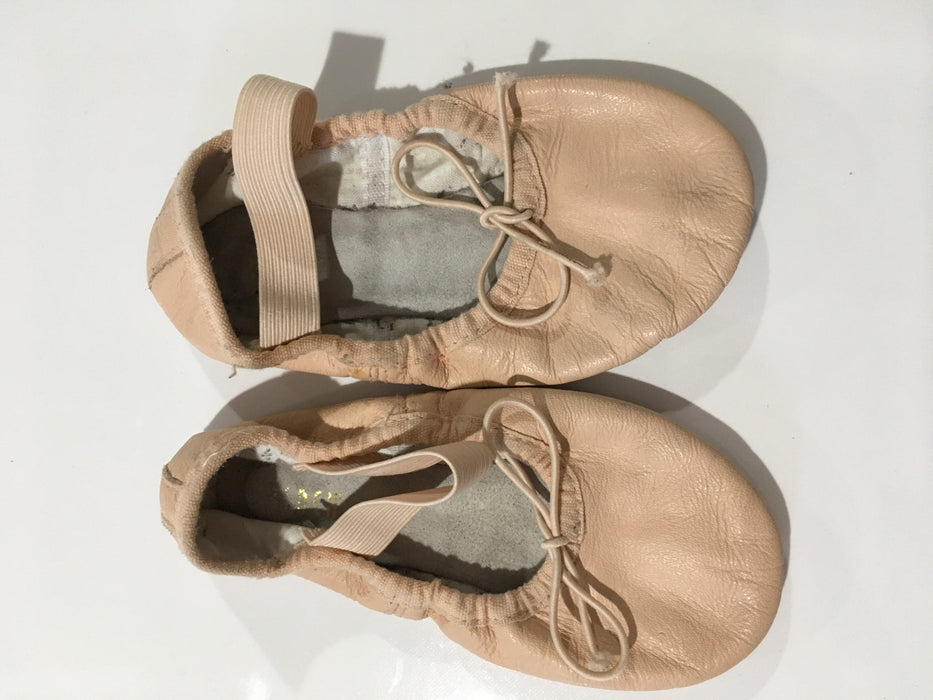 ENCORE RESALE - Child's Ballet Slippers - 8.5C