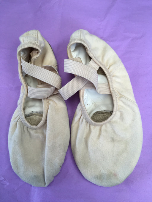 ENCORE RESALE - Adult Ballet Slippers - 7W