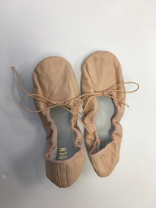 ENCORE RESALE - Adult Ballet Slippers - 3C