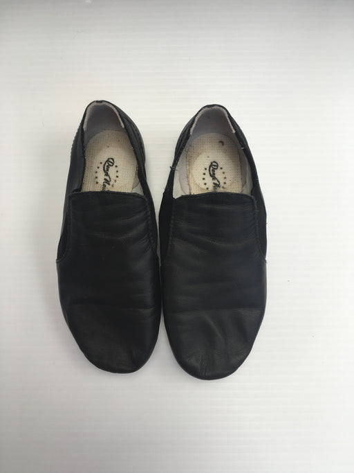 ENCORE RESALE - Child’s Jazz Shoes Size 12