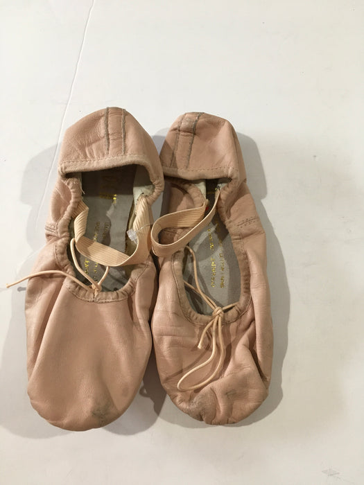 ENCORE RESALE - Adult Ballet Slippers - 4.5C