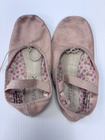 ENCORE RESALE - Adult Ballet Slippers - 5.5M
